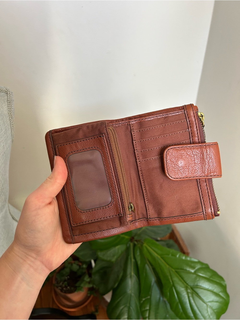 Fossil Brown Leather Zip Card Wallet - Picture 7 of 8